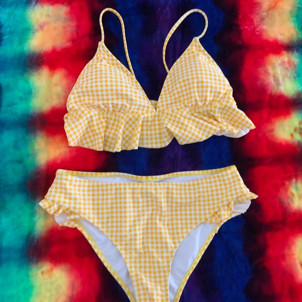 ❤️👀💜 
Checkered Bikini Yellow